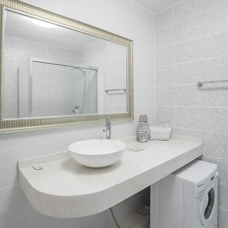 Modern 1bd With A Patio And Pool, Balcon Del Mar, B52 Apartment Arona (Tenerife)