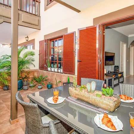 Modern 1bd With A Patio And Pool, Balcon Del Mar, B52 Apartment Arona (Tenerife)