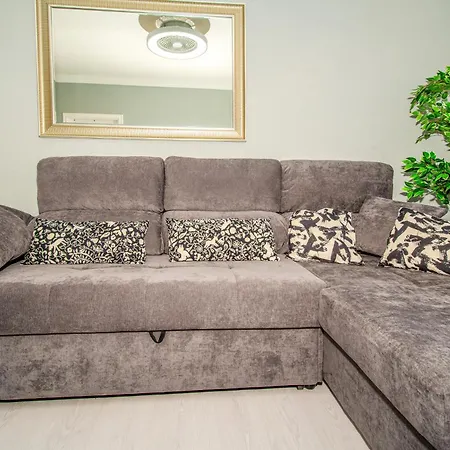 Apartment Modern 1bd With A Patio And Pool, Balcon Del Mar, B52